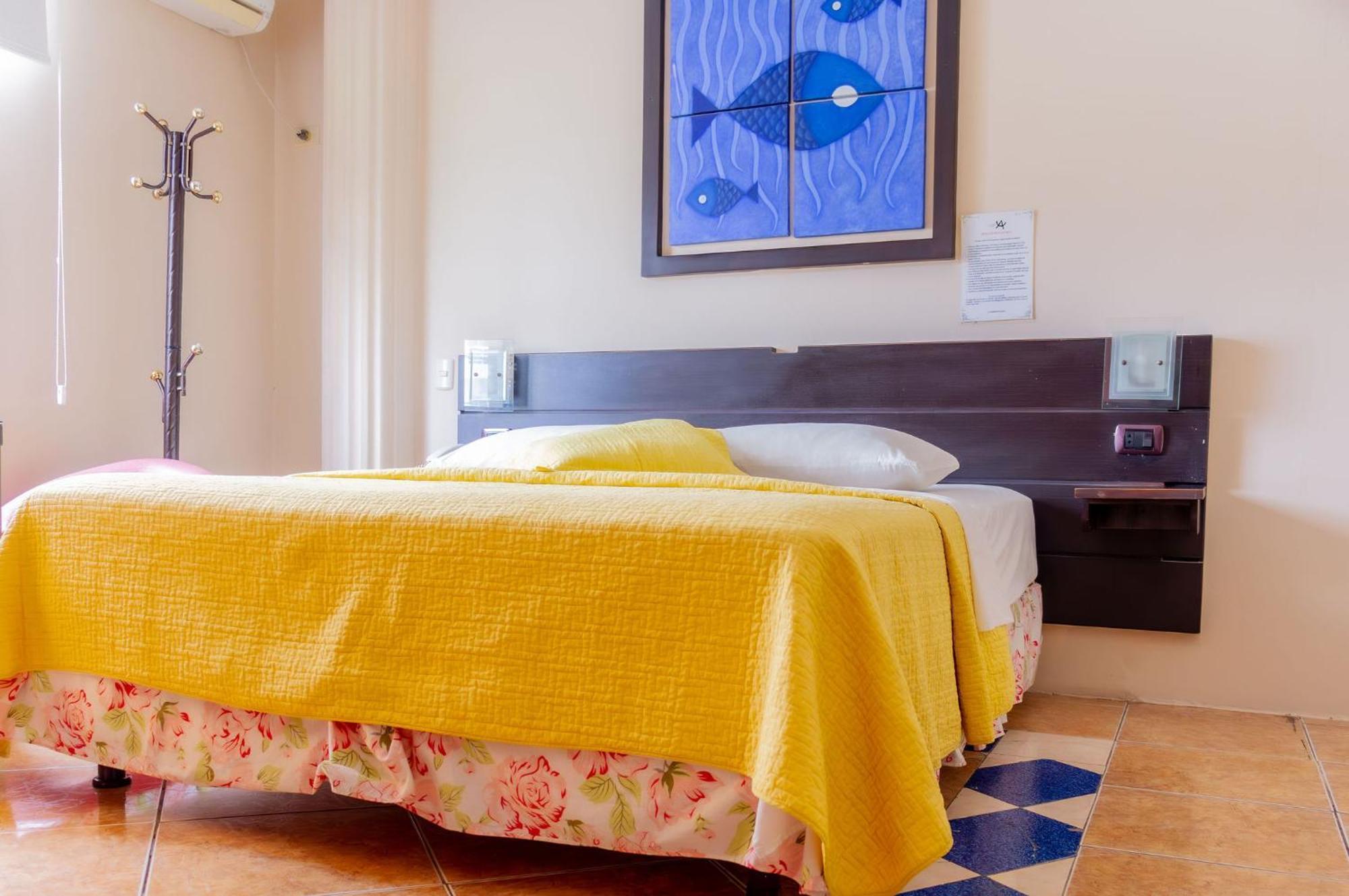 Hostal Antares Manta Eksteriør bilde