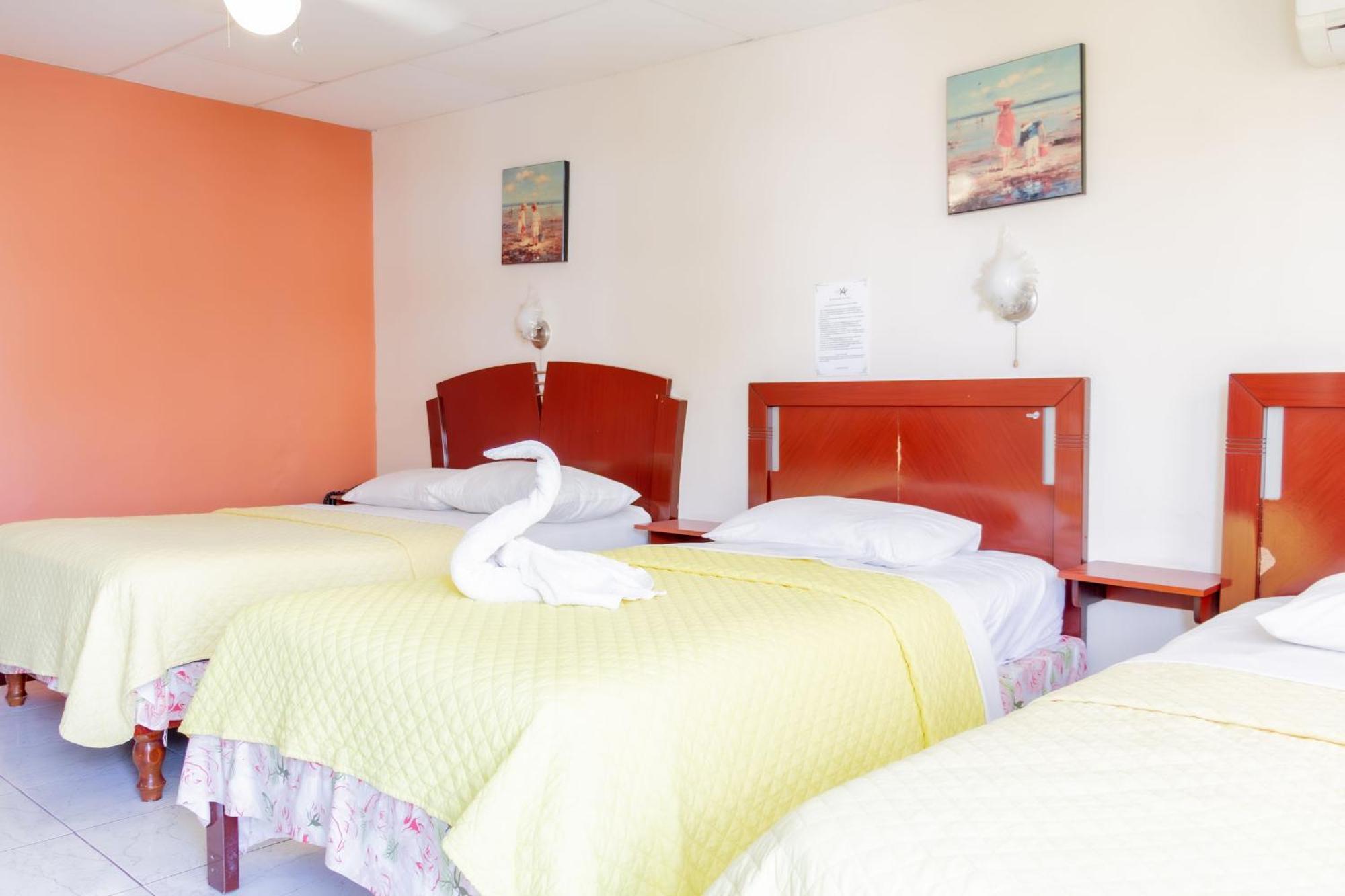 Hostal Antares Manta Eksteriør bilde