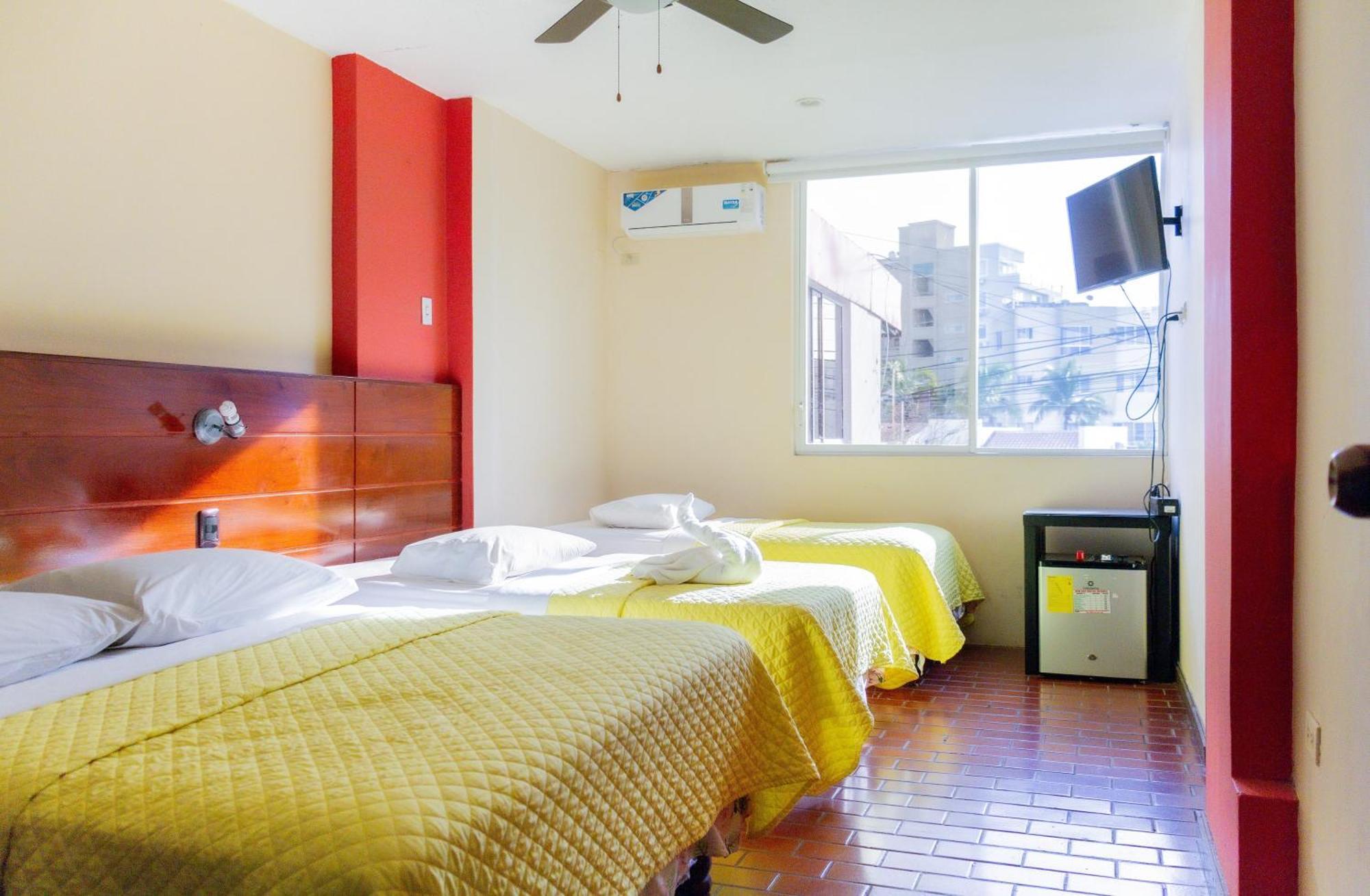 Hostal Antares Manta Eksteriør bilde
