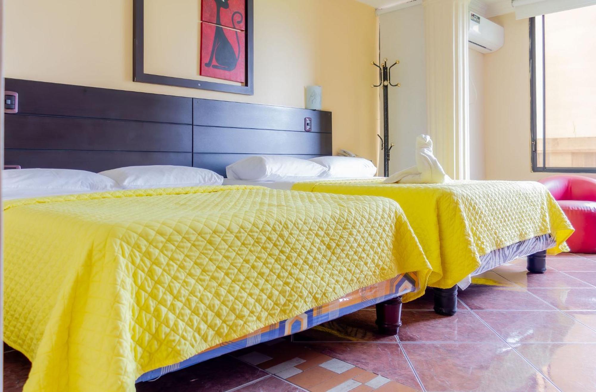 Hostal Antares Manta Eksteriør bilde